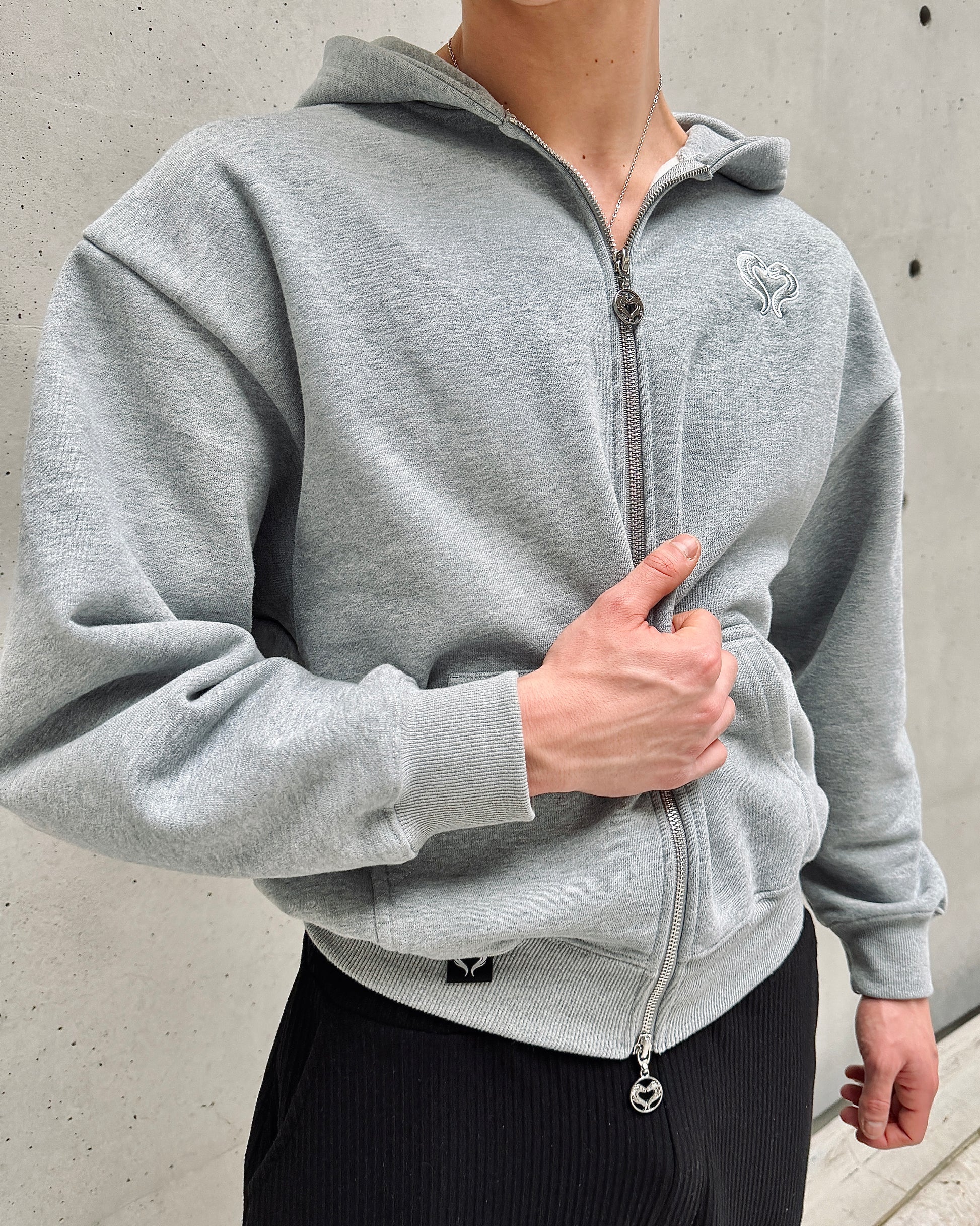 SWEAT ZIPPÉ - GRIS BÉTON