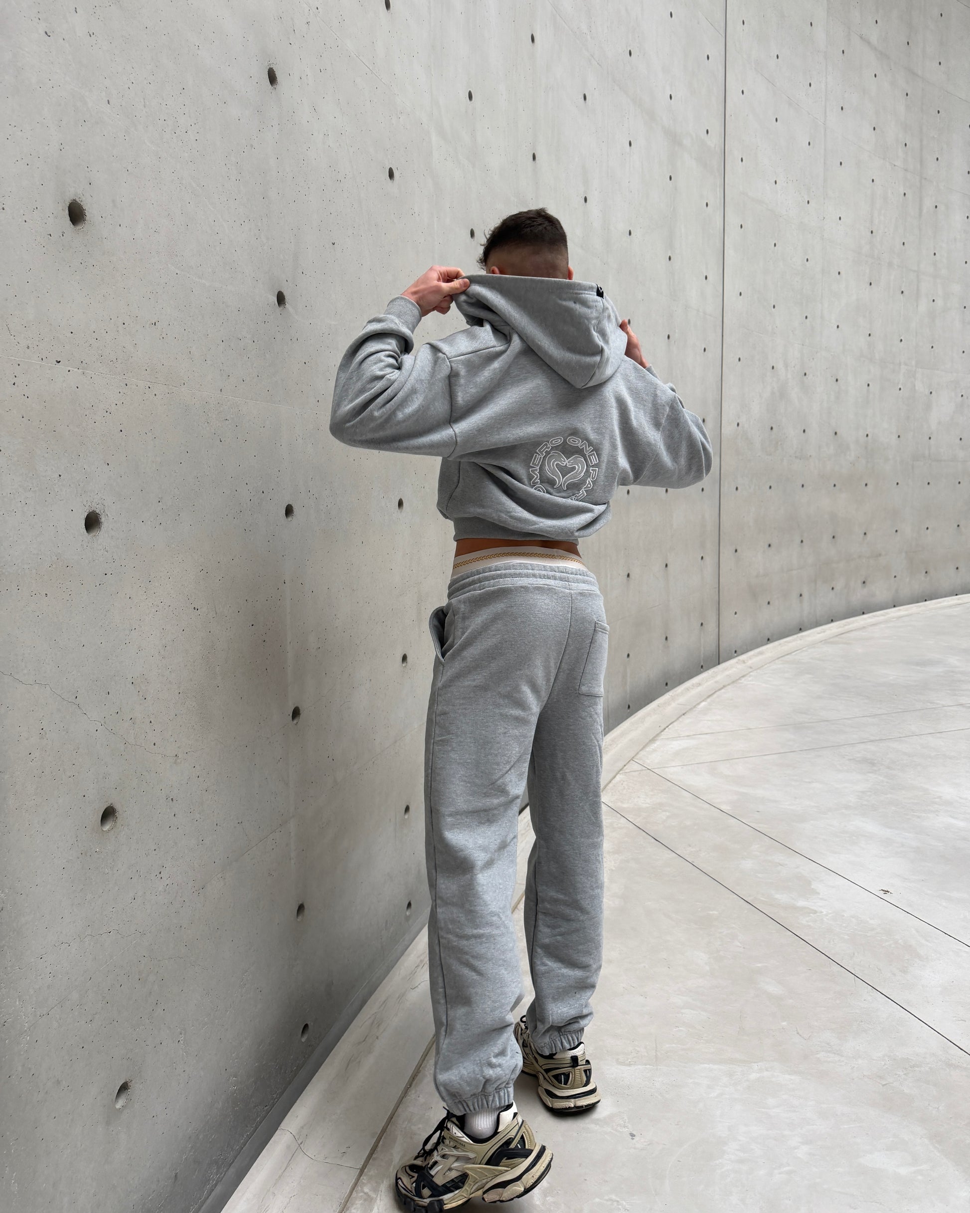 SWEAT ZIPPÉ - GRIS BÉTON