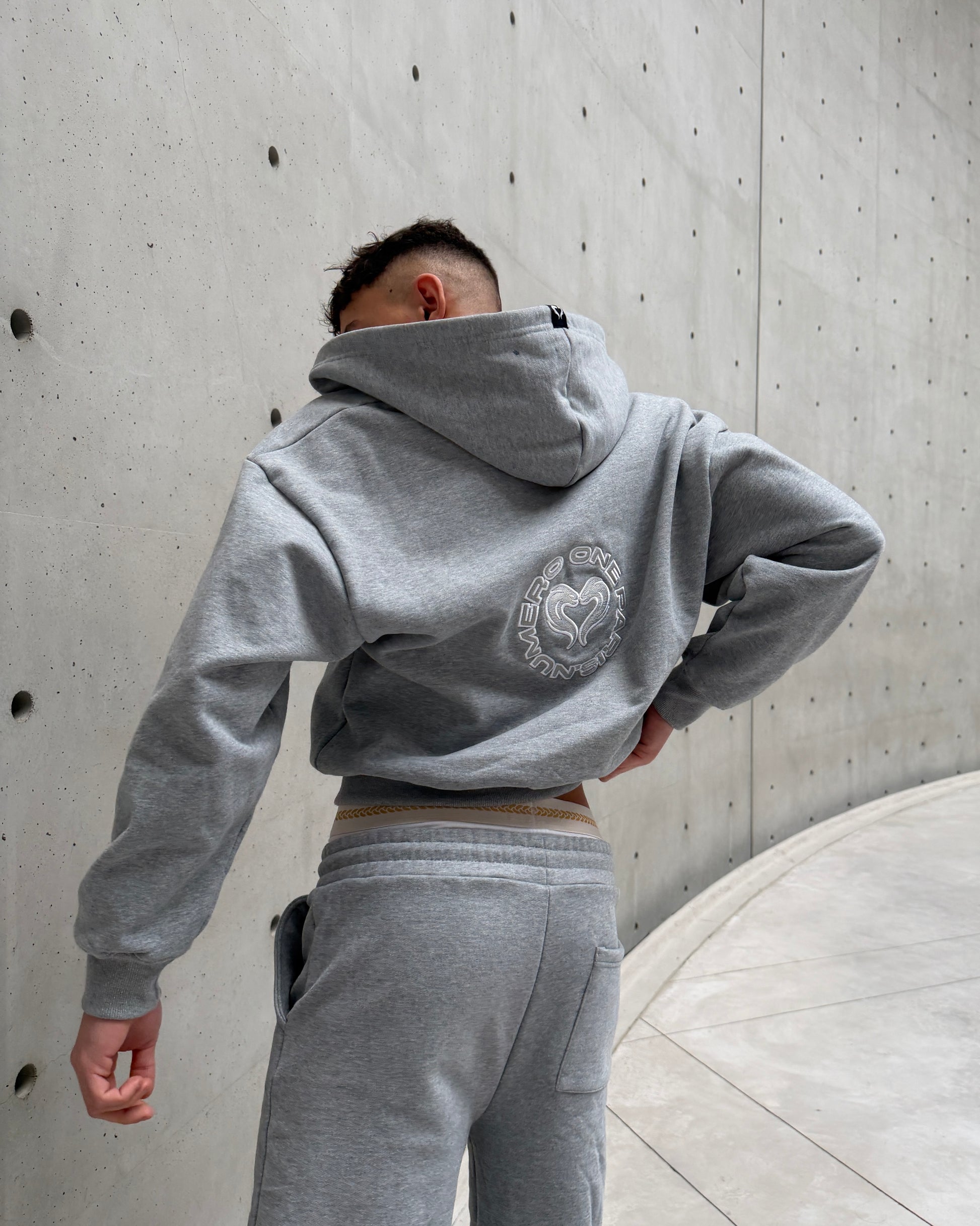 SWEAT ZIPPÉ - GRIS BÉTON