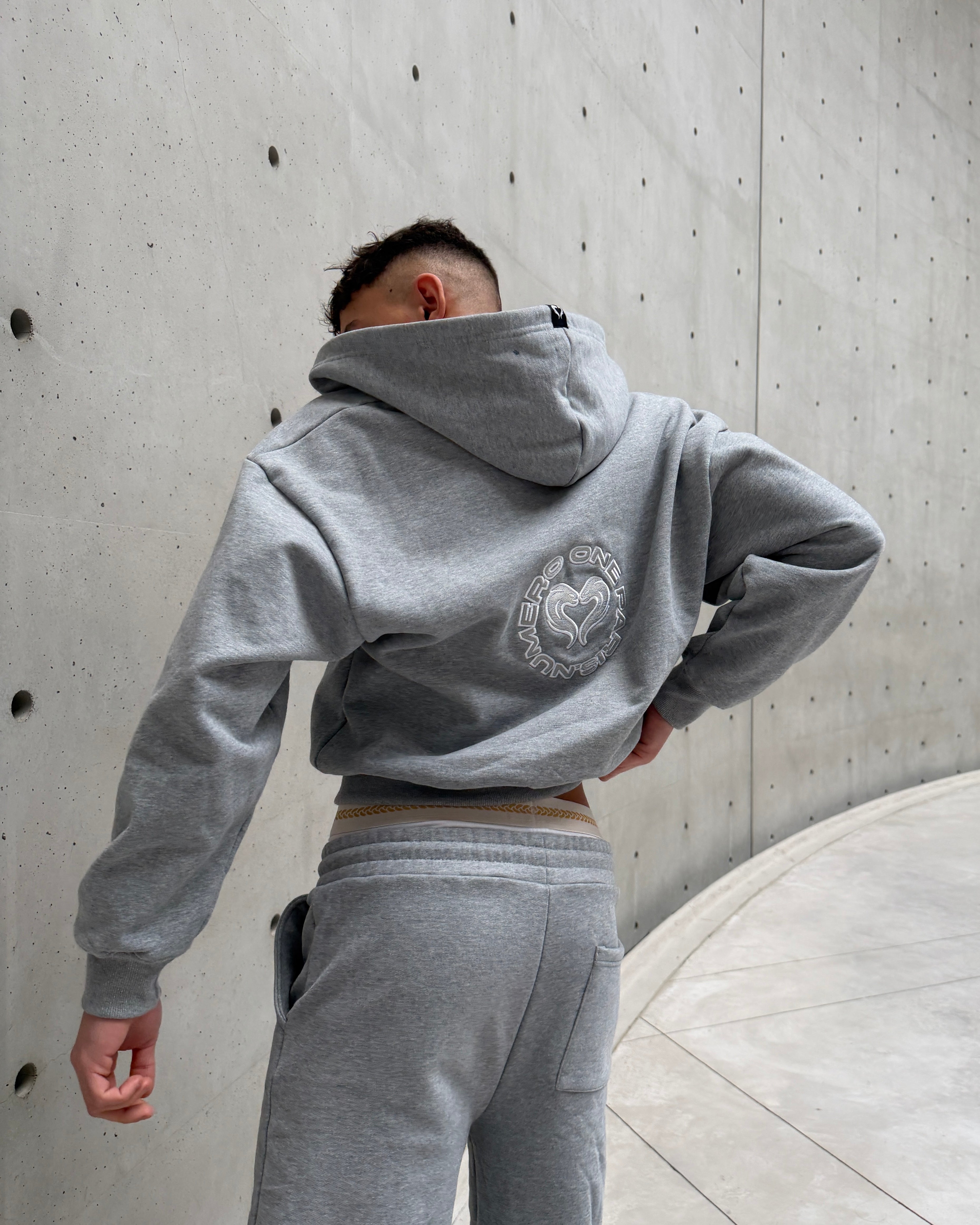 SWEAT ZIPPÉ - GRIS BÉTON