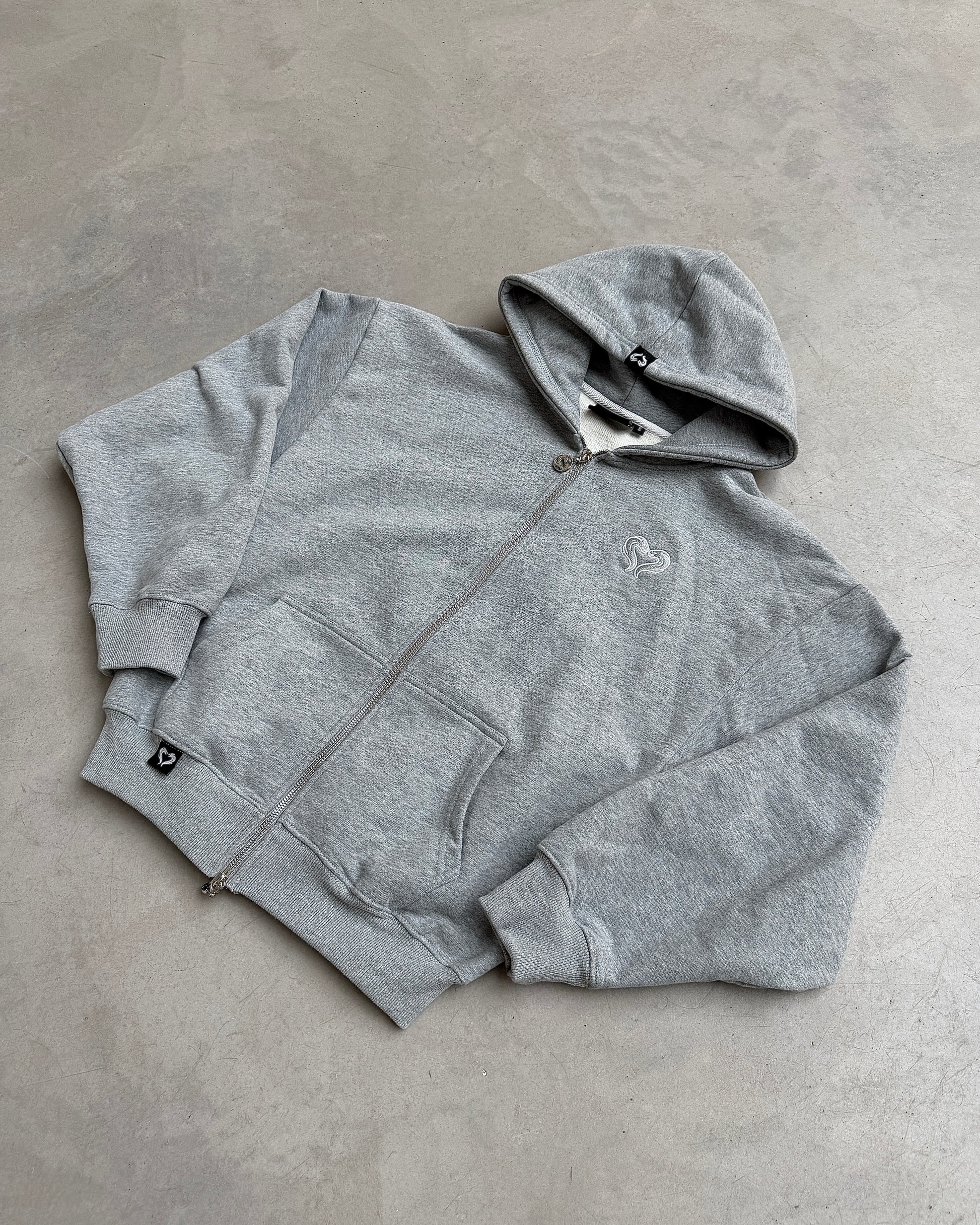 SWEAT ZIPPÉ - GRIS BÉTON